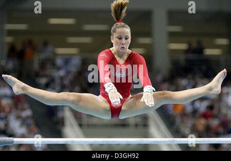 (dpa) - US gymnast Carly Patterson competes in the beam competition