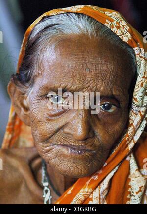 One Million people live in the 240 hectare Dharavi Slum, Mumbai Stock ...