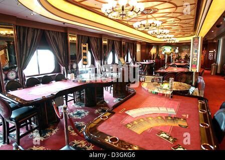 queen elizabeth cruise ship casino