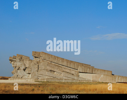 Ukraine. Crimea. Memorial to the Defence of the Adzhimushkay Quarry, 1982, against Nazi occupation in 1942. Stock Photo