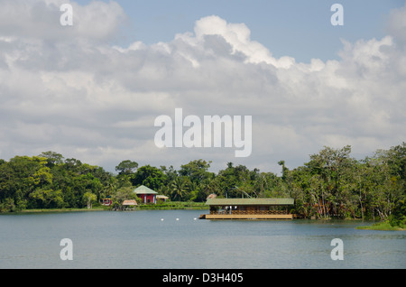 Guatemala, Rio Dulce National Park. Rio Dulce (Sweet River) runs from the Caribbean Sea inland to Lake Izabal. Stock Photo