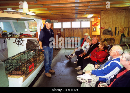 Elk282-1830 Maine, Mount Desert Island, Bar Harbor Oceanarium, lobster demonstration Stock Photo