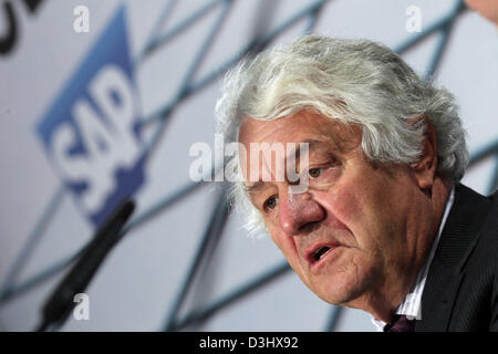 File - A file photo dated 11 February 2011 shows SAP co-founder Hasso Plattner pictured in Potsdam, Germany. Plattner has joined the 'Giving Pledge', an initiative started by US billionaires Bill Gates and Warren Buffet according to media reports on 20 February 2013. Plattner joins 12 families from outside the USA in pledging to give away at least half their wealth. Photo: Jens Wolf Stock Photo