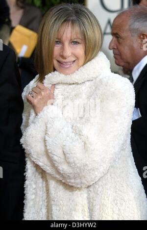 (dpa) - US Hollywood star Barbra Streisand smiles on her arrival at the Golden Globe Awards in Beverly Hills, USA, 25 January 2004. Stock Photo