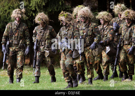 (dpa file) - A group of conscripts of the armoured infantry division of ...