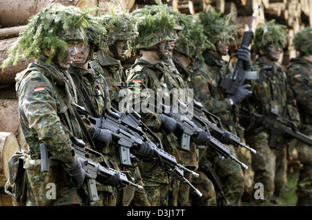 (dpa file) - A group of conscripts of the armoured infantry division of ...