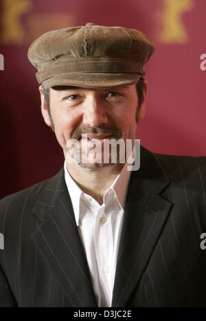 (dpa) - US actor Kevin Spacey pictured during the press conference for the presentation of the film 'Beyond the sea' (USA) during the 55th Berlinale international film festival in Berlin, Germany, 12 February 2005. A total of 21 films compete for the Golden and Silver Bear prizes at the Berlinale. Stock Photo