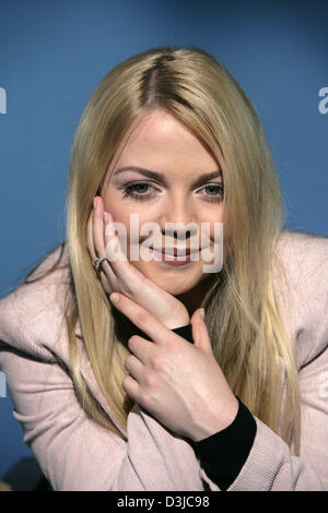 (dpa) - German singer Annett Louisan in a picture taken on the sidelines of a television show in Leipzig, Germany, 11 February 2005. The 27-year-old singer sings in German and had her first success with the single 'Das Spiel' (the game). Stock Photo