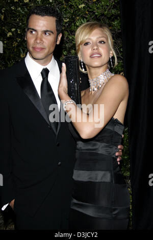 (dpa) - US actress Jessica Alba and her boyfriend Cash Warren, personal assistean, at the premiere of the film 'Sin City' at the International Film Festival 2005 in Cannes, France, 18 May 2005. Stock Photo