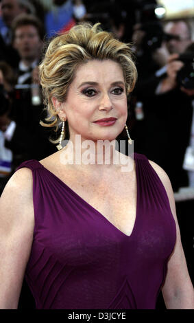 (dpa) - French actress Catherine Deneuve arrives for the 58th International Film Festival in Cannes, France, 11 May 2005. Stock Photo