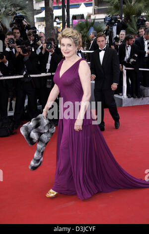 (dpa) - French actress Catherine Deneuve arrives for the 58th International Film Festival in Cannes, France, 11 May 2005. Stock Photo