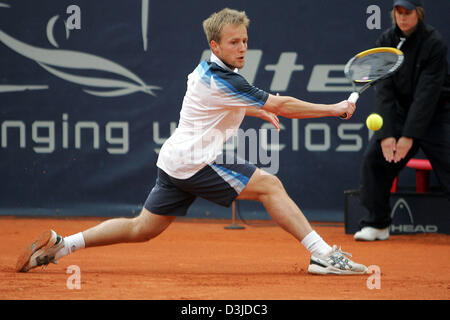 (dpa) - Belgian tennis pro Christophe Rochus returns the ball during his match against Argentinian Gaston Gaudi at the ATP Tennis Masters Tournament in Hamburg, Germany, 12 May 2005. Stock Photo