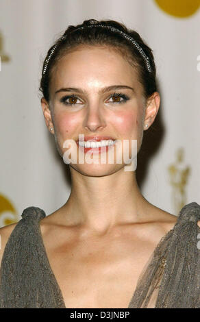 (dpa) - US actress Natalie Portman arrives at the Kodak Theatre's red carpet for the 77th Academy Awards in Los Angeles, 27 February  2005. Stock Photo