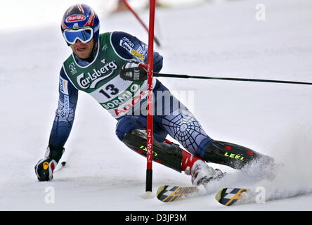 (dpa) - US skier Bode Miller races downhill during the Men's Slalom event at the Alpine Skiing World Championships in Bormio, Italy, 12 February 2005. Stock Photo