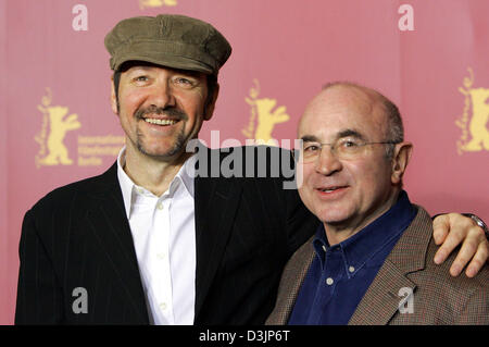 (dpa) - British actor Bob Hoskins (R) and US actor Kevin Spacey, who also directed, arrive for the presentation of the film 'Beyond the sea' (USA) during the 55th Berlinale international film festival in Berlin, Germany, 13 February 2005. A total of 21 films compete for the Golden and Silver Bear prizes at the Berlinale. Stock Photo