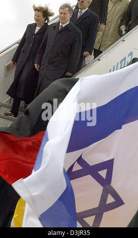 (dpa) - German President Horst Koehler and his wife Eva walk down the gangway at the airport in Tel Aviv, Israel, Tuesday 1 February 2005. Koehler is for a four-day-visit in Israel. Stock Photo