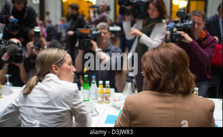 German Minister of Family Affairs, Senior Citizens, Women and Youth Kristina Schroeder (CDU) and German Minister of Justice Sabine Leutheusser-Schnarrenberger (R, FDP) attend a meeting of the round table against child abuse in Berlin, Germany, 20 February 2013. The committee was set up after multiple cases of child abuse in schools, church institutions and children's homes. Photo: HANNIBAL HANSCHKE Stock Photo