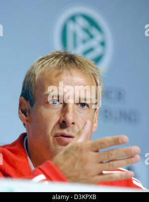 (dpa) - Juergen Klinsmann, head coach of the German national soccer team, speaks during a press conference in Rotterdam, Netherlands, Tuesday, 16 August 2005. The German Soccer Federation (DFB) invited journalists for a brief on the upcoming match between Germany and the Netherlands at the 'De Kuip' stadium in Rotterdam on Wednesday, 17 August 2005. Stock Photo