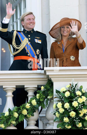 (dpa) - Crown Prince Willem-Alexander and Crown Princess Maxima of the Netherlands smile during the official opening event of the parliamentary year in The Hague, Netherlands, Tuesday 20 September 2005. Photo: Albert Nieboer (NETHERLANDS OUT) Stock Photo