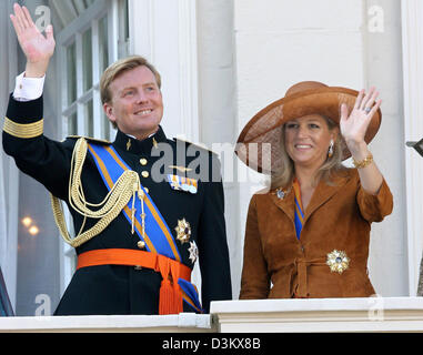 (dpa) - Crown Prince Willem-Alexander and Crown Princess Maxima of the Netherlands smile during the official opening event of the parliamentary year in The Hague, Netherlands, Tuesday 20 September 2005. Photo: Albert Nieboer (NETHERLANDS OUT) Stock Photo