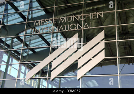 (dpa) - The logo of the Munich International Trade Fairs pictured on a glas facade at the Western entrance in Munich, Germany, 11 October 2005. Photo: Frank Maechler Stock Photo