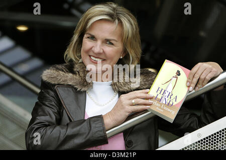 (dpa) - German author Hera Lind presents her new title 'Karla's detour' at the Frankfurt Book Fair in Frankfurt, Germany, 20 October 2005. Photo: Frank May Stock Photo
