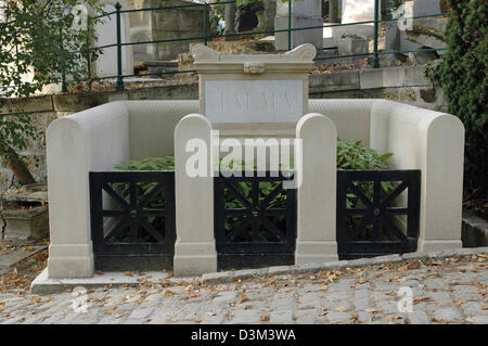 (dpa) - The picture shows the grave of French actor Francois Joseph Talma (15 January 1763 to 19 October 1826) in Paris, France, 8 October 2005. Photo: Helmut Heuse Stock Photo