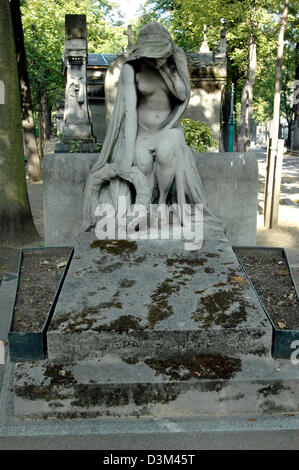 (dpa) - The photo shows the grave of French author Henri Meilhac at the Montmartre cemetery in Paris, France, 09 October 2005. Meilhac was born in Paris on 23 February 1830 and died in Paris on 06 July 1897. Photo: Helmut Heuse Stock Photo