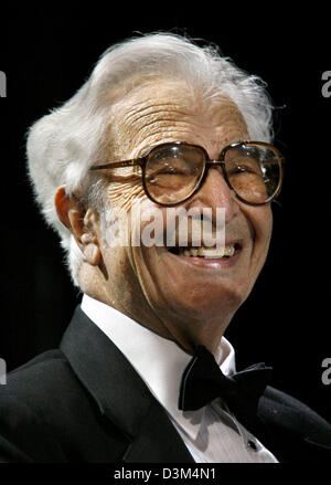 (dpa) - US American jazz pianist Dave Brubeck smiles during his concert at the 'Schauspielhaus' theatre in Nuremberg, Germany, Wednesday 16 November 2005. Brubeck performed together with his 'Dave Brubeck Quartet' in the course of events celebrating the 60th anniversary of the trials of war criminals in Nuremberg. Photo: Daniel Karmann Stock Photo