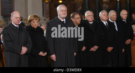President of the Bundestag Norbert Lammert, German Chancellor Angel Merkel, President of the Federal Council Peter Harry Carstensen, President of the Federal Constitutional Court Hans-Juergen Papier, Czech President Vaclav Klaus, Lithuanian President Valdas Adamkus, Estonian President Arnold Ruutel and Polish President Lech Kaczynski (L-R) pictured at the beginning of the act of st Stock Photo