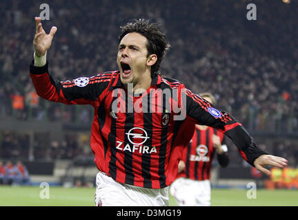 AC Milan's Filippo Inzaghi celebrates his second goal against FC Bayern Munich during the UEFA Champions League round of last 16 clash at the Giuseppe-Meazza stadium in Milan, Italy, Wednesday, 08 March 2006. Deadlocked at 1-1 after the first leg, Inzaghi headed Milan ahead in the San Siro from Serginho's cross. Shevchenko missed a penalty but made up for it two minutes later by he Stock Photo