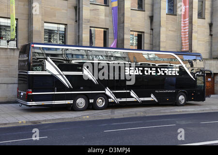 Beat the bus hi-res stock photography and images - Alamy