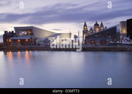 Liverpool Museum and Pier Head at Night Stock Photo