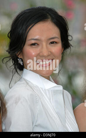 Chinese actress  Ziyi Zhang pictured during a photo call to the presentation of the festival's jury of the 59th Cannes Film Festival at the Palais des Festivals in Cannes, France, 17 May 2006. Photo: Hubert Boesl Stock Photo