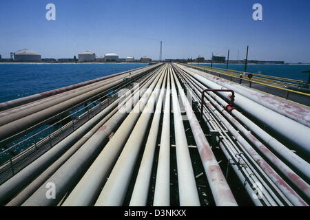 Pipelines leading to the oil exporting terminal at the largest oil refinery in the world,  at Ras Tanura, run by Saudi Aramco Stock Photo