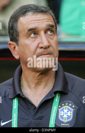 Teamcoach Carlos Alberto Parreira of Brazil shown during the group F match of the 2006 FIFA World Cup between Brazil and Australia in Munich, Germany, Sunday, 18 June 2006. Photo: ALEXANDER RUESCHE +++ Mobile Services OUT +++ Please refer to FIFA's terms and conditions Stock Photo