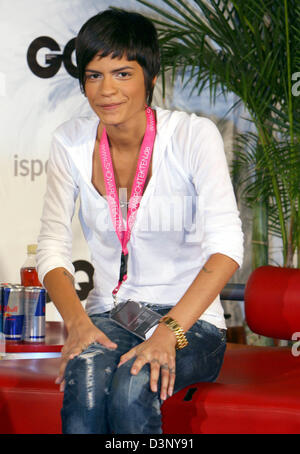 Omahyra Mota, actress and top model from the Dominican Republic, pictured at a press conference to the 'Ispovision 2006' in Munich, Germany, Monday, 17 July 2006. The fashion fair presents the latest trends in sports style. Photo: Volker Dornberger Stock Photo