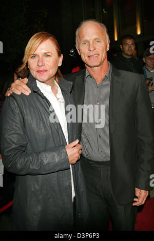 US American actor Ed Harris and wife May Madigan arrive at the premiere of his new film 'Copying Beethoven' at the Isabel Bader Theatre during the Toronto International Film Festival, Canada, Sunday, 10 September 2006. Photo: Hubert Boesl Stock Photo