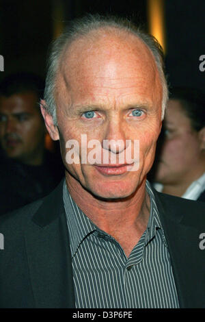 US American actor Ed Harris arrives at the premiere of his new film 'Copying Beethoven' at the Isabel Bader Theatre during the Toronto International Film Festival, Canada, Sunday, 10 September 2006. Photo: Hubert Boesl Stock Photo