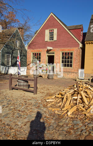 Colonial Williamsburg milliner shop Stock Photo - Alamy