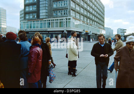Berlin, GDR, people on the Alexanderplatz Stock Photo