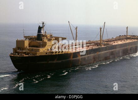 An oil supertanker in the Fujairah anchorage, just off the Straits of Hormuz in the Indian Ocean. Stock Photo