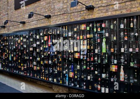 val bijvoorbeeld G Wall of beer bruges hi-res stock photography and images - Alamy