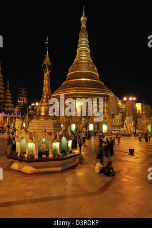 Shwedagon Pagoda, Yangon, Myanmar, at Night Stock Photo