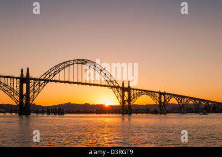 Yaquina Bay Bridge at sunrise, Newport, central Oregon Coast. Stock Photo