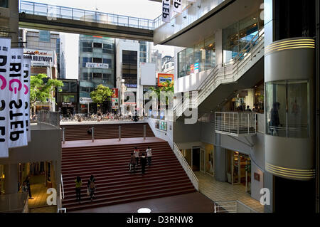 Shoppers at Big Step shopping center in Osaka's Ame-mura, or Amerika-mura (American Village), district in Shinsaibashi, Namba. Stock Photo