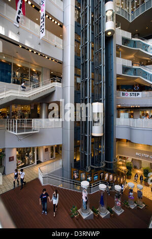 Shoppers at Big Step shopping center in Osaka's Ame-mura, or Amerika-mura (American Village), district in Shinsaibashi, Namba. Stock Photo