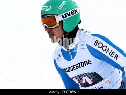 Garmisch-Partenkirchen, Germany, 24th Feb, 2013. Germany's Felix Neureuther finishes the first run of the Men's Giant Slalom race at the Alpine Skiing World Cup in Garmisch-Partenkirchen, Germany, 24 February 2013. Photo: Angelika Warmuth/dpa/Alamy Live News