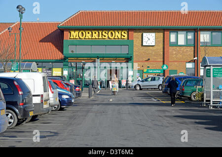 Morrisons shop for food grocery shopping supermarket shoppers free car park and store entrance Maldon Essex England UK Stock Photo