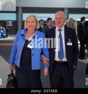 Hamburg, Germany, Ferdinand Piech, chairman of Volkswagen AG, with his wife Stock Photo